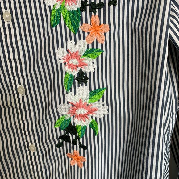 Marc New York Black White Stripe Embroidered Floral Button Up Sz Small - Picture 7 of 9